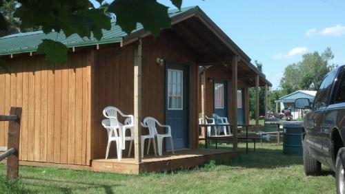 Large cabins have fridges and microwaves